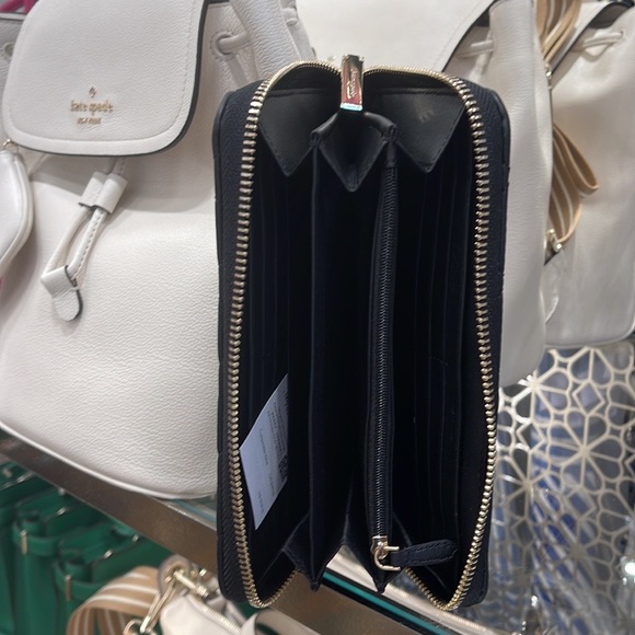 Kate Spade Carey Large Continential Wallet
Black 

NWT - Picture 15 of 16